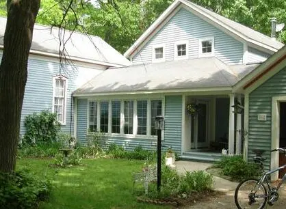 Beautiful Suburban Houses With Garden